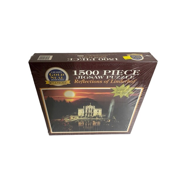 Reflections of Linderhof Castle Bavaria 1500 Piece Glow in Dark Puzzle - Sealed - Picture 3 of 15